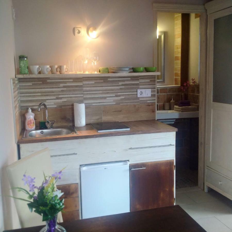 Bastya Apartman เอ็กเกอร์ ภายนอก รูปภาพ